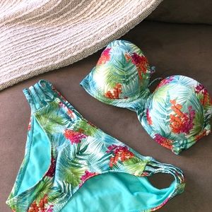 2 piece Island Print Swimsuit